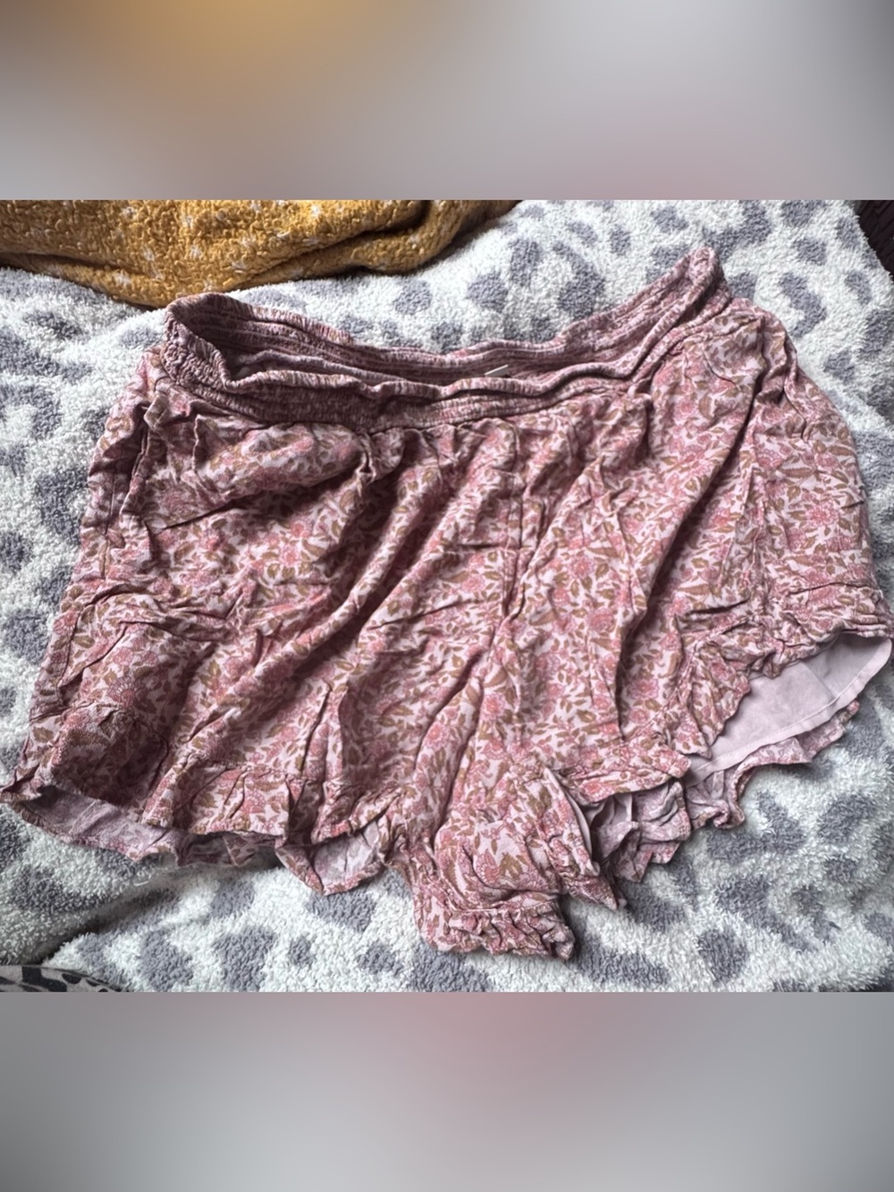 American Eagle Outfitters Pink Floral Elastic Waist Shorts